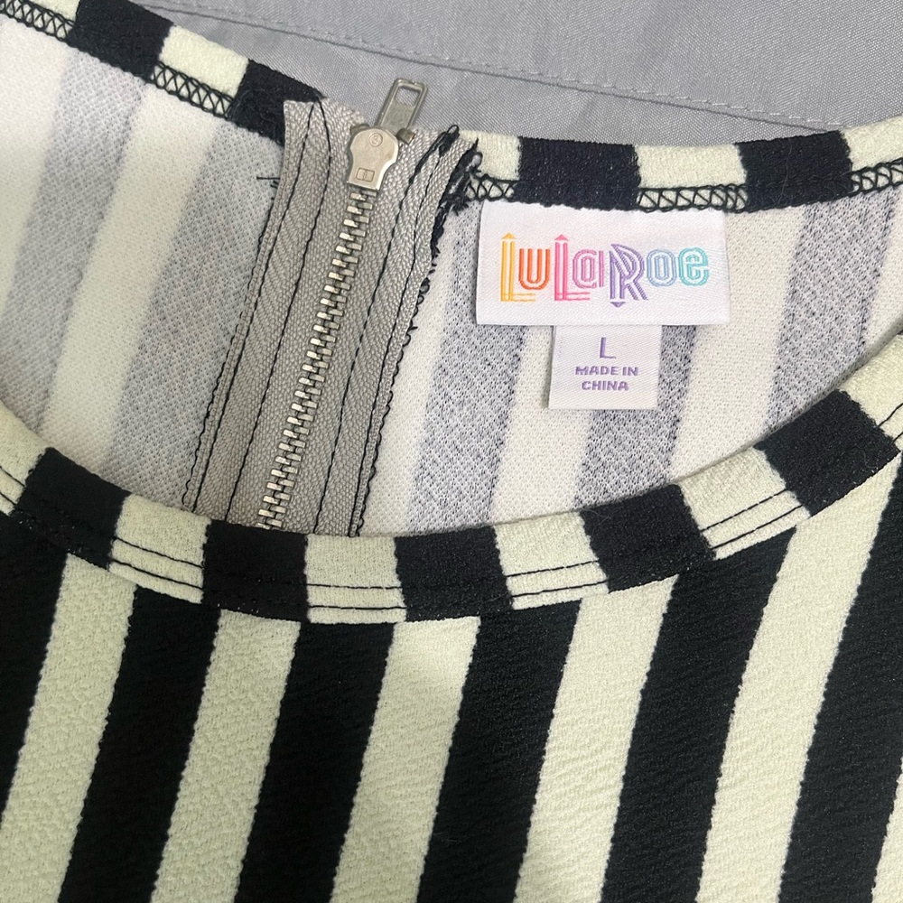 NWT LuLaRoe b/w striped Julia dress - Picture 4 of 7
